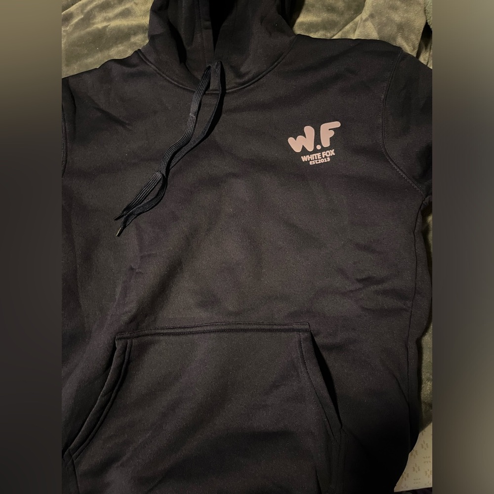 White Fox sweatpants and sweatshirt from DHgate